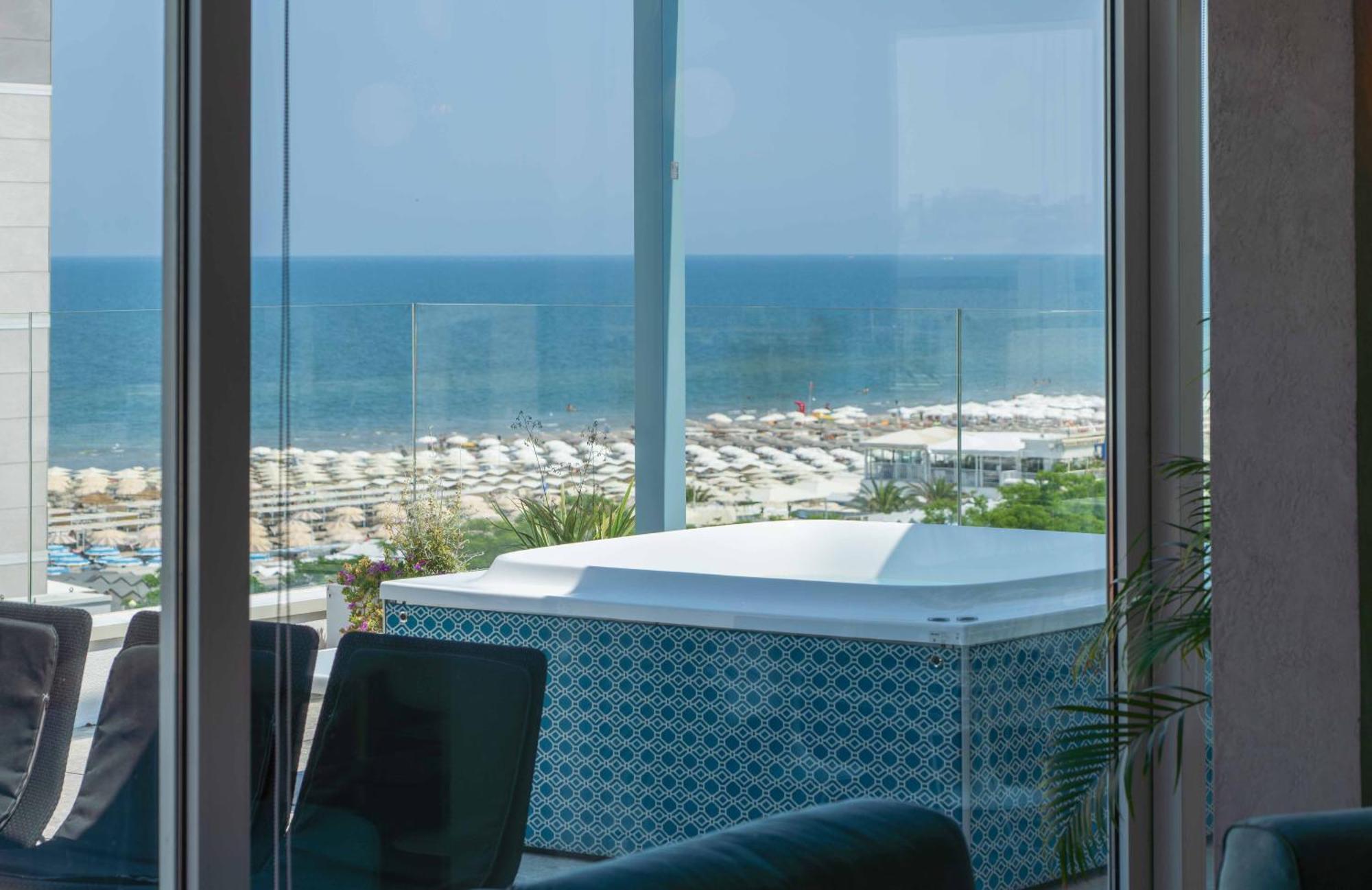 Hotel The Box Riccione Esterno foto