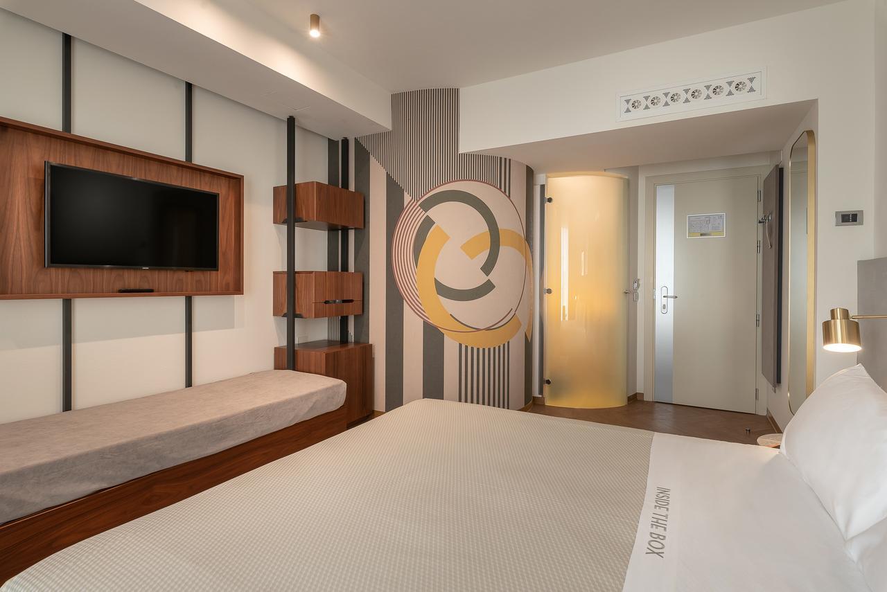 Hotel The Box Riccione Esterno foto