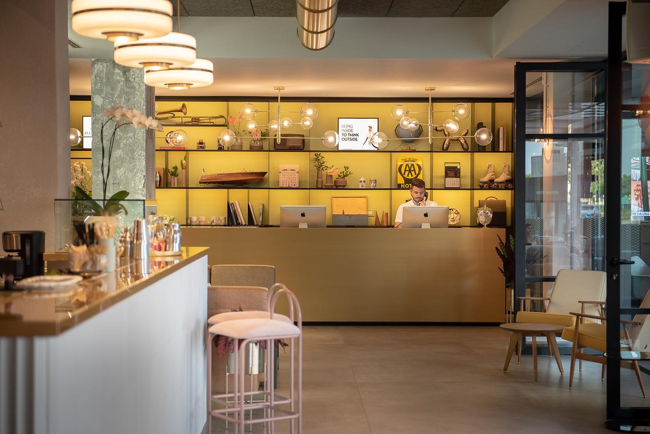 Hotel The Box Riccione Esterno foto
